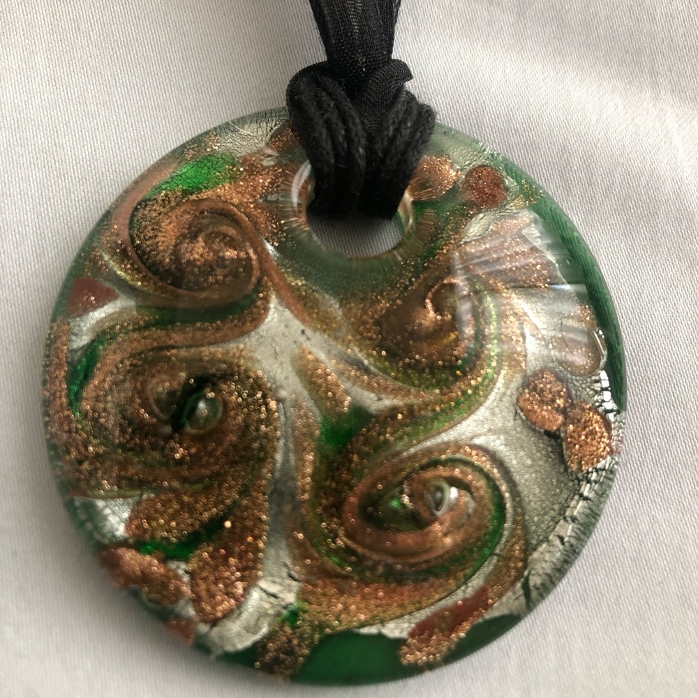 Women’s necklace